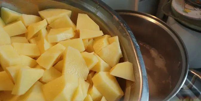 Кислые щи с говядиной и беконом (в духовке) — шаг 12