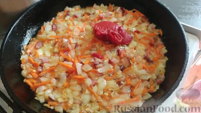 Кислые щи с говядиной и беконом (в духовке) — шаг 7