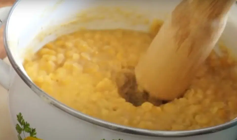 Гороховая каша с луком — шаг 2