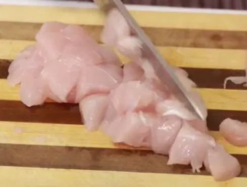 Жульен с курицей в булочке — шаг 5