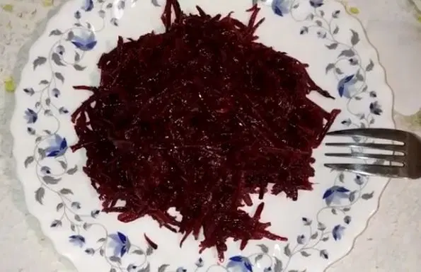 Салат из сырой свеклы по-корейски — шаг 4