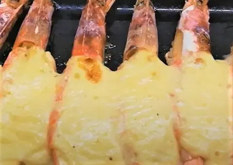Лангустины запеченные в духовке с сыром и чесноком