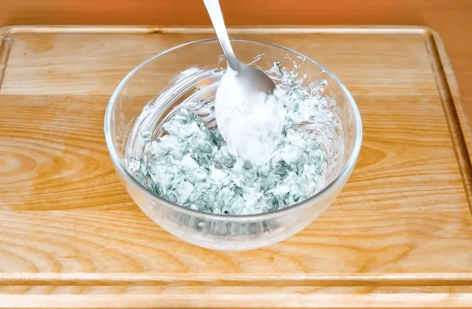 Рулет из лаваша с огурцом — шаг 1