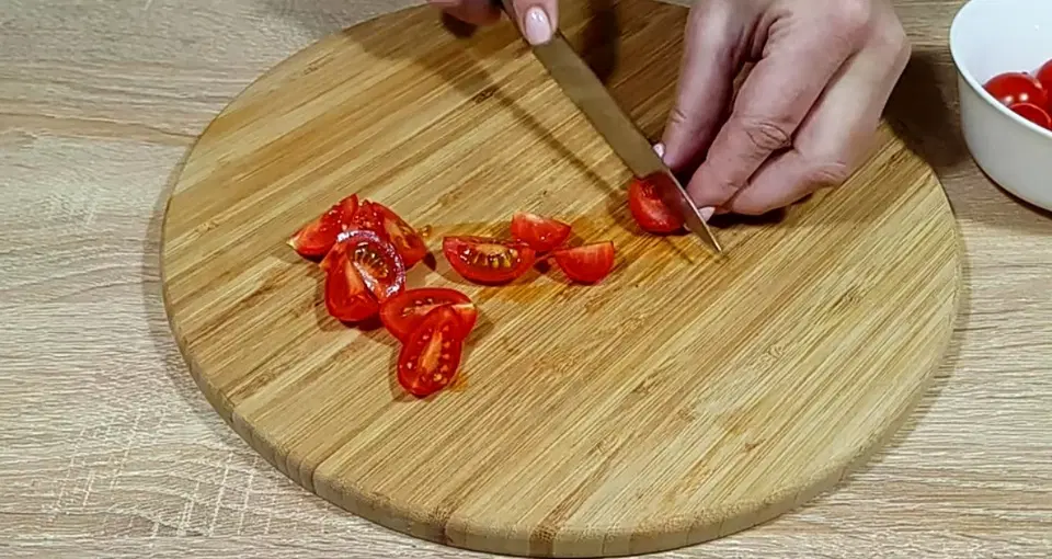 Салат с креветками и авокадо — шаг 2