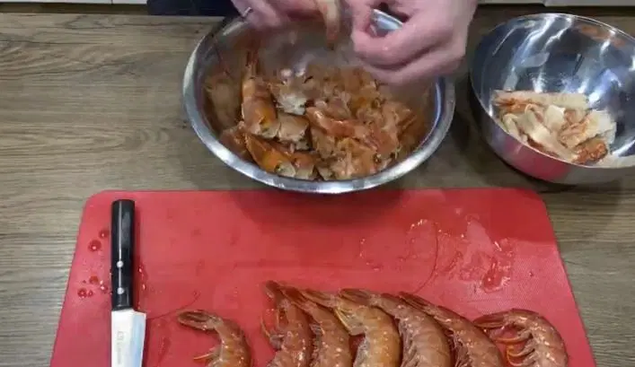 Лангустины в кляре — шаг 1