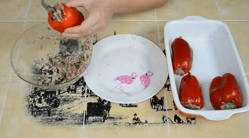 Перцы, фаршированные гречкой и фаршем — шаг 3