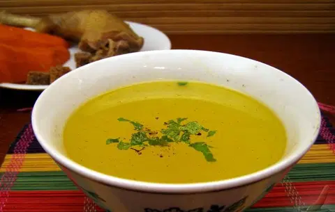 Классический светлый куриный бульон
