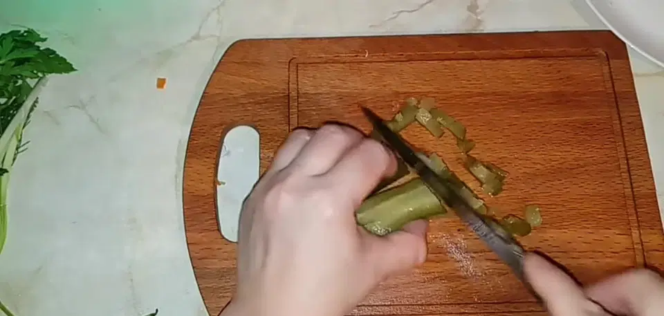 Московский салат — шаг 5