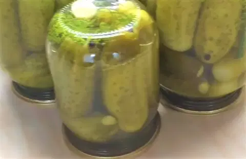 Огурцы с яблоками