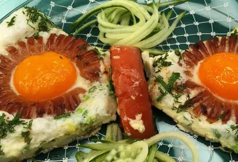 Яичница с сосисками