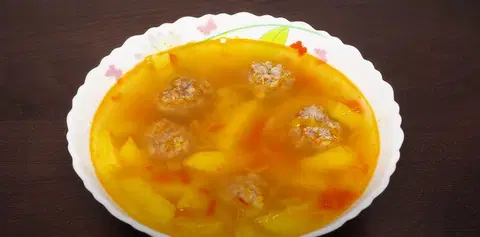 Рассольник с фрикадельками в мультиварке