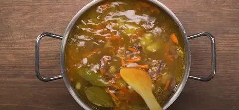 Классический рассольник на говяжьем бульоне