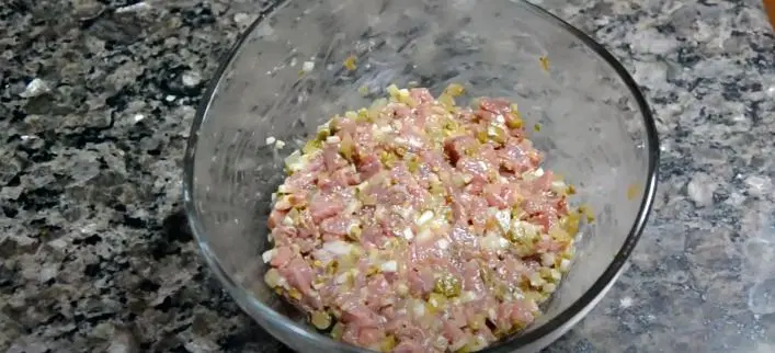 Тартар из говядины с каперсами — шаг 3