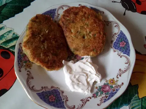 Овсяные котлеты со сметаной