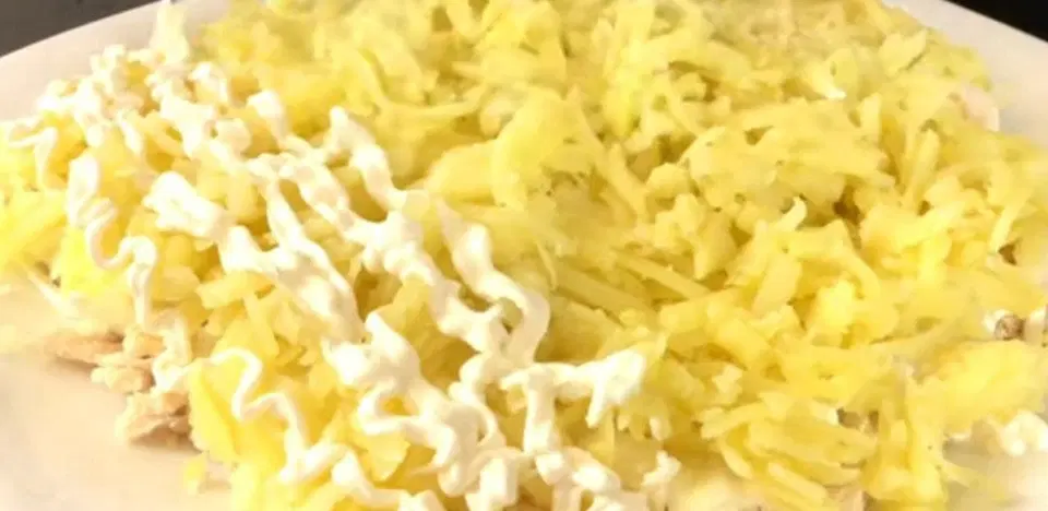 Воздушный салат "Невеста" с курицей — шаг 4