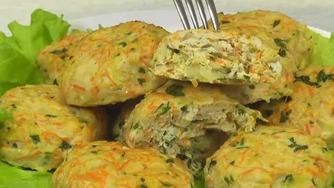 Диетические куриные котлеты с морковью