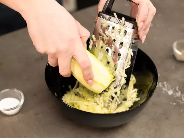 Кабачковые котлеты — шаг 1