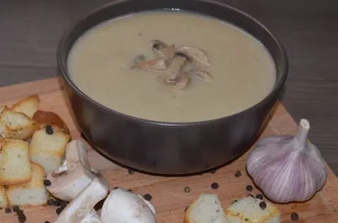 Сливочный крем-суп из шампиньонов и картофеля