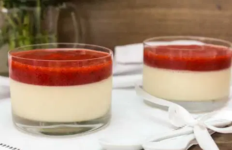 Панна-котта с клубникой