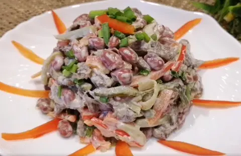 Салат с говядиной и фасолью