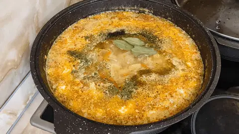 Кудрявый суп с яйцом