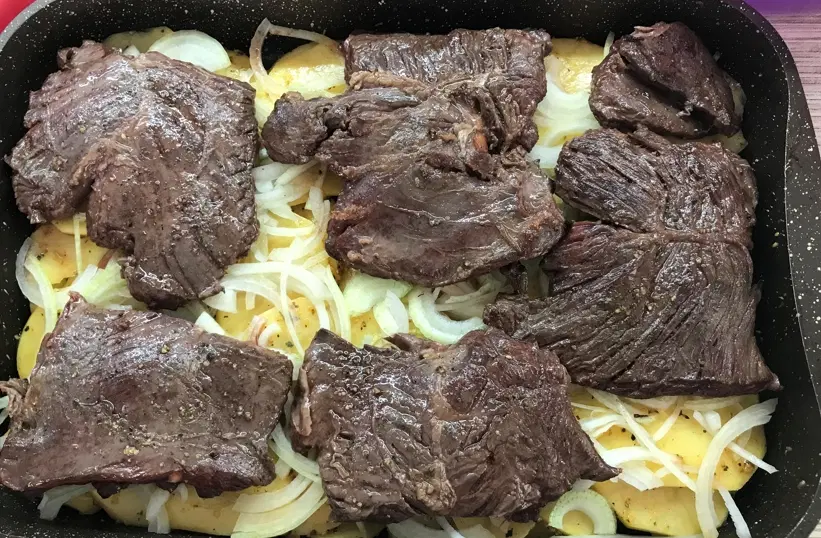 Мясо по-французски с пышной шапкой — шаг 5