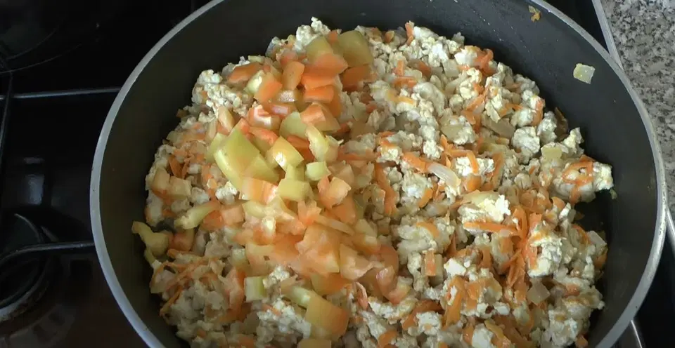 Бифарше (запеканка из картофельного пюре и куриного фарша) — шаг 6