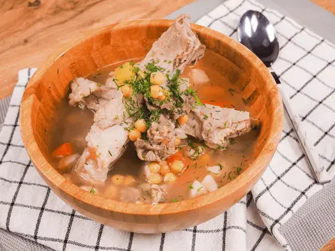Нухат шурпа с нутом