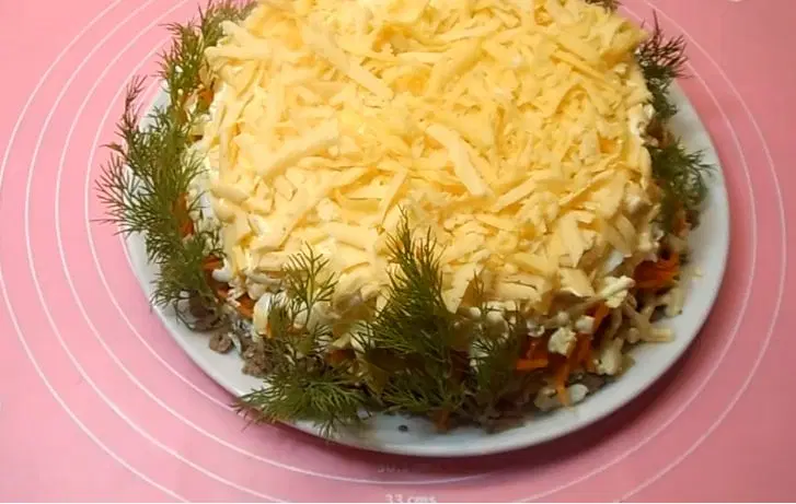 Печеночный слоеный салат — шаг 4