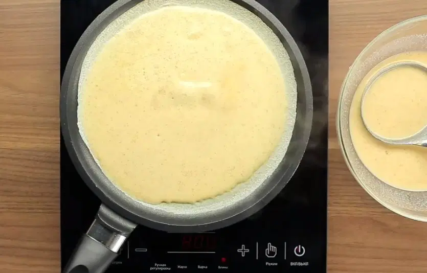 Яичные блинчики с курицей и грибами — шаг 3