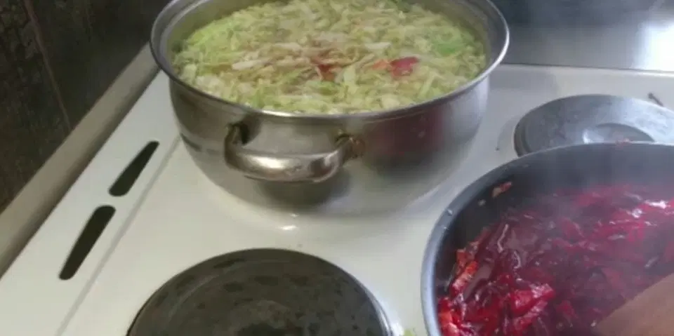 Красный борщ с пампушками — шаг 5