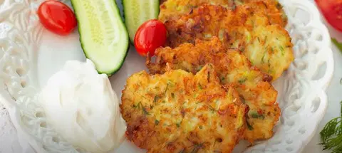 Оладьи из кабачков с тертым сыром и чесноком