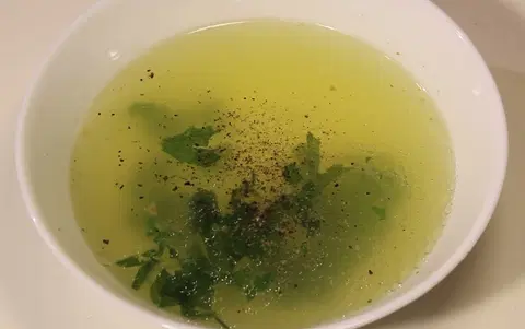 Наваристый бульон из куриной грудки