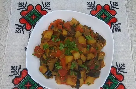 Жаркое с баклажанами