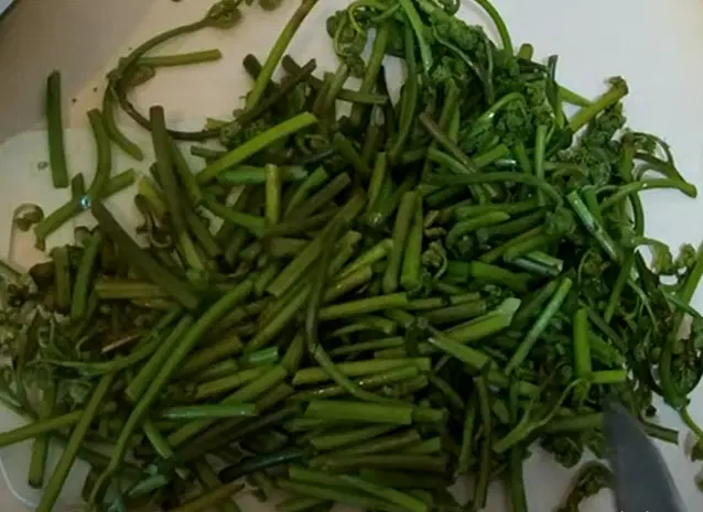 Папоротник с курицей — шаг 2