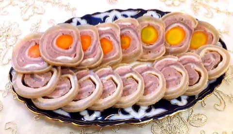 Рулет из требухи с начинкой