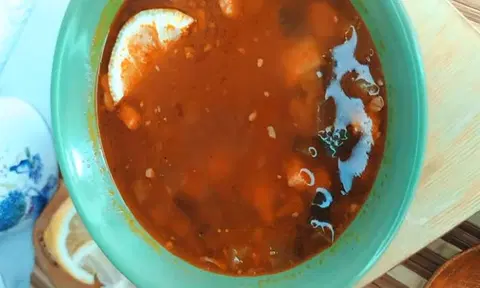Солянка классическая с картошкой и колбасой