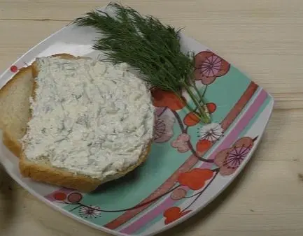 Творожная закуска с чесноком