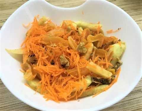 Салат с курагой и грецким орехом