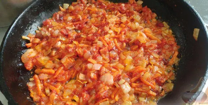 Кислые щи с говядиной и беконом (в духовке) — шаг 8