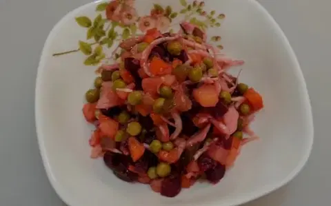 Винегрет классический с горошком и солеными огурцами