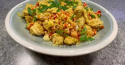 Кускус с курицей и болгарским перцем