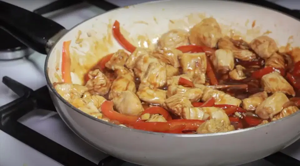 Индейка с овощами, кунжутом и соусом терияки — шаг 6