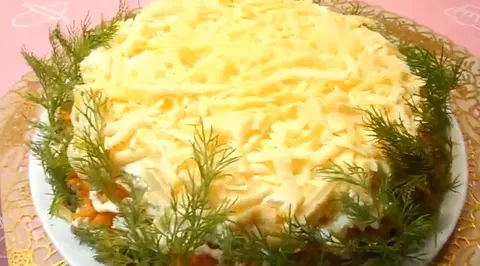 Печеночный слоеный салат