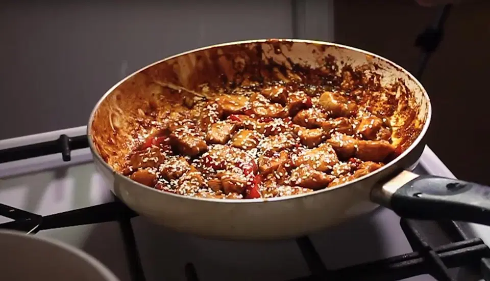 Индейка с овощами, кунжутом и соусом терияки — шаг 9