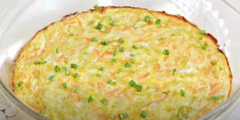 Детская капустная запеканка с морковью и яйцами