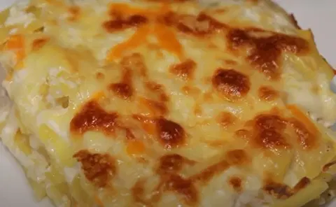 Куриное филе в духовке под картофелем