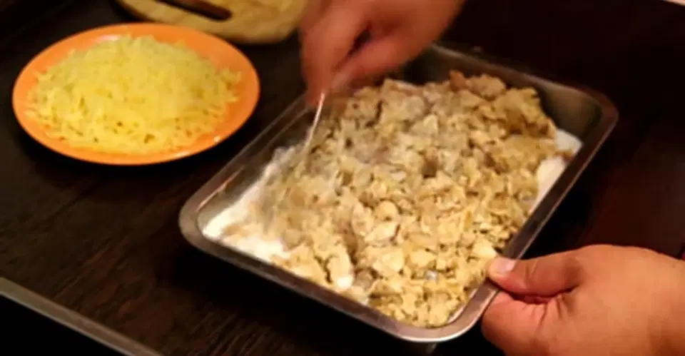 Нежный куриный жюльен с грибами и сыром — шаг 13