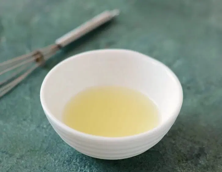 Зеленый салат с черри и кедровыми орешками — шаг 3
