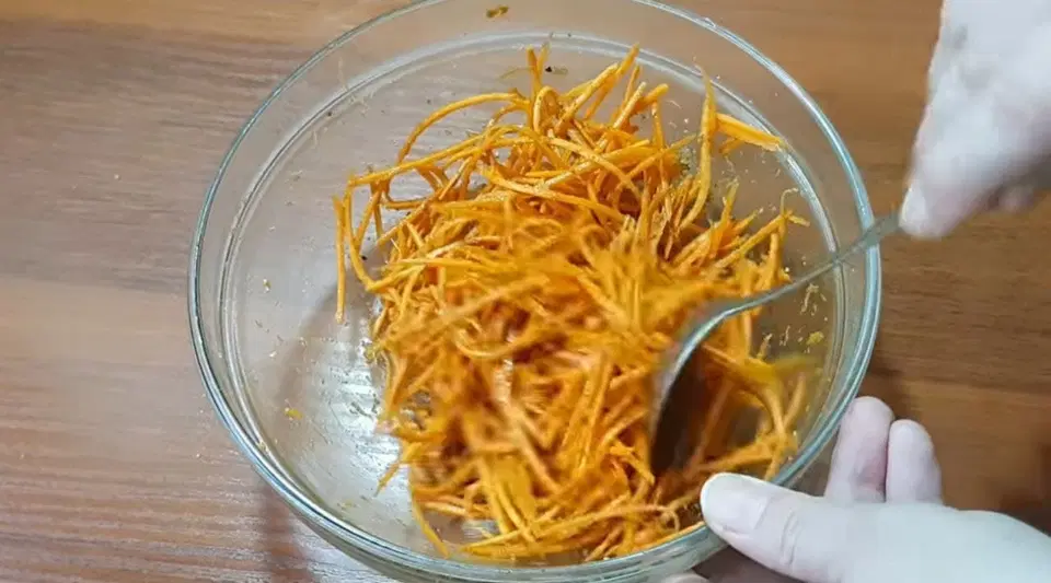 Салат из фасоли и корейской моркови — шаг 2